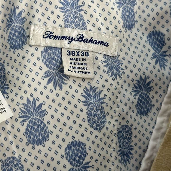 Tommy Bahama Men's On Par IslandZone® Flat-Front Pants - Chino EUC - Picture 7 of 8